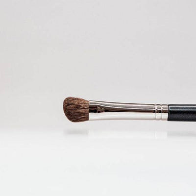 139 - Angled Blending Brush - Plush Beauty