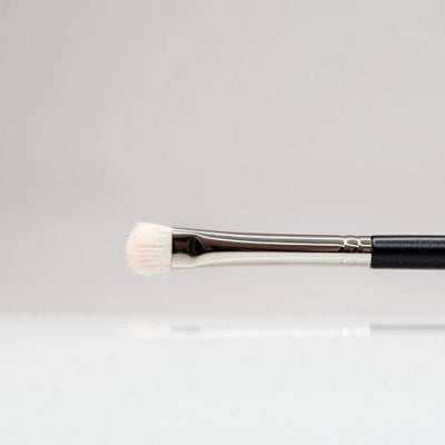217 - Eye Shadow Brush - Plush Beauty