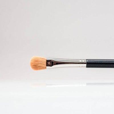 266 - Large Eyeshadow Brush - Plush Beauty