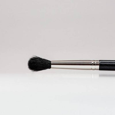 124 - Tapered Blending Brush - Plush Beauty