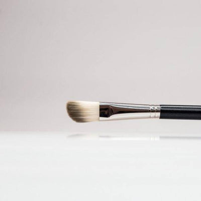 136 - Angled Foundation Brush - Plush Beauty